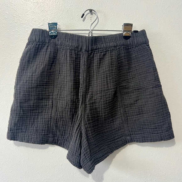 Madewell Charcoal Gauze Lightspun Easy Pull-On Shorts - Large (32") - Picture 8 of 11